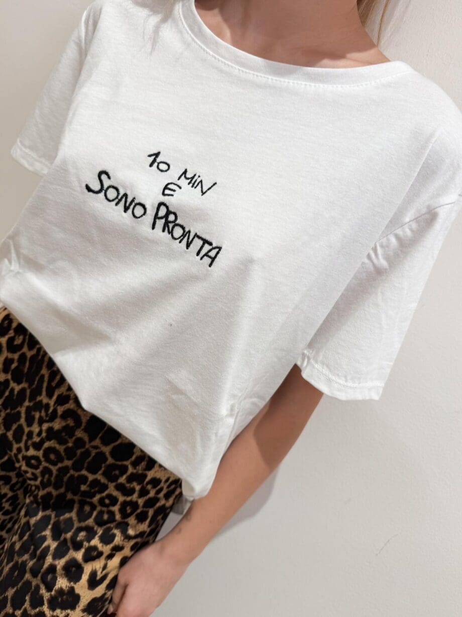 T-shirt "10 min e sono pronta"