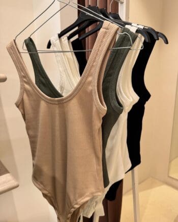 Body Scollo squadrato