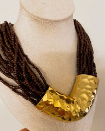 Collana Brown