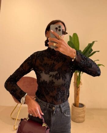 Maglietta in trasparenza e paillettes